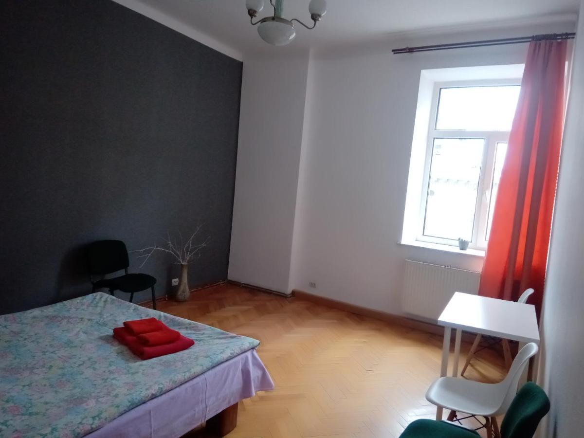Apartment On Svobody Avenue Lviv Ngoại thất bức ảnh
