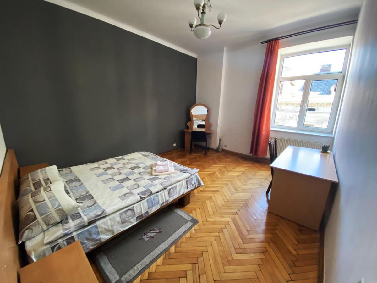 Apartment On Svobody Avenue Lviv Ngoại thất bức ảnh
