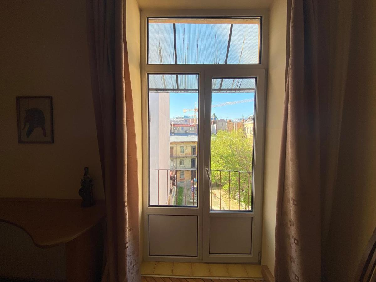 Apartment On Svobody Avenue Lviv Ngoại thất bức ảnh