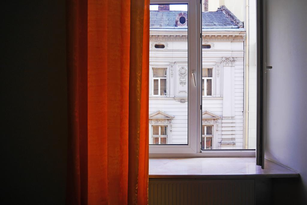 Apartment On Svobody Avenue Lviv Ngoại thất bức ảnh