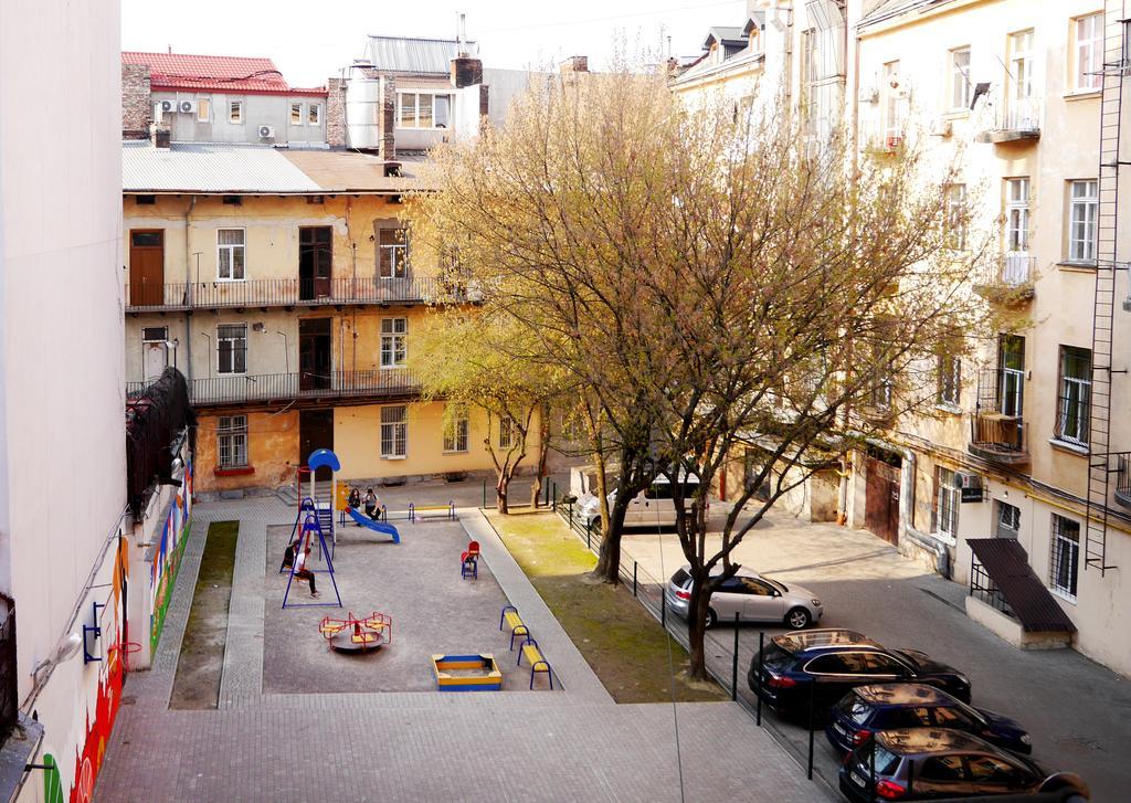 Apartment On Svobody Avenue Lviv Ngoại thất bức ảnh